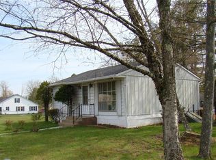 15 Walnut St, Loch Sheldrake, NY 12759