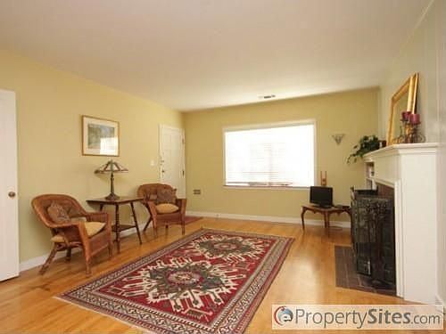 3rd image of 2367 39th St