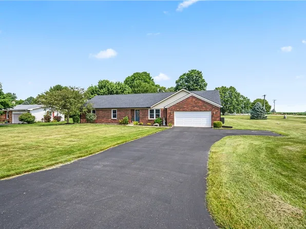 14991 Charm Hill Dr, Sidney, OH 45365