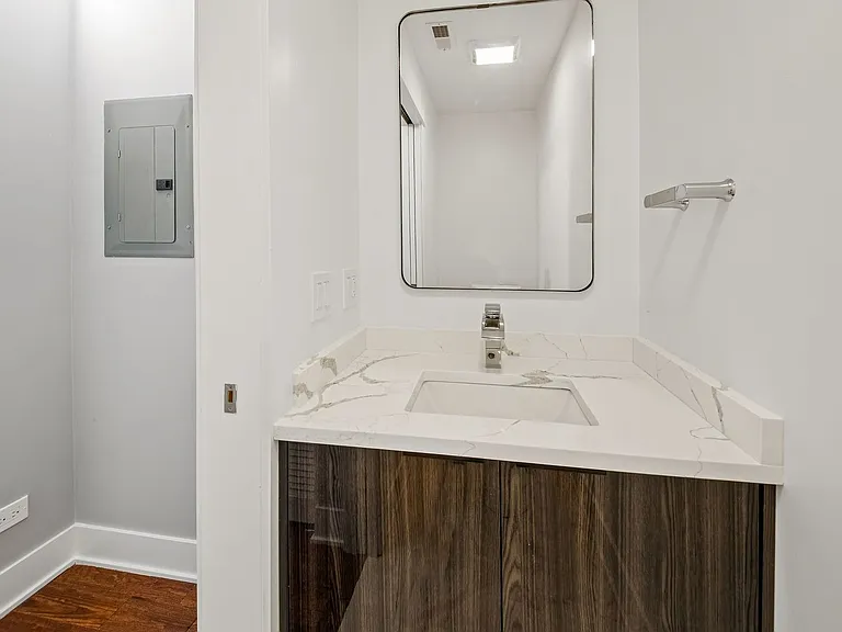 1336 W Ohio St #3R — Photo 15