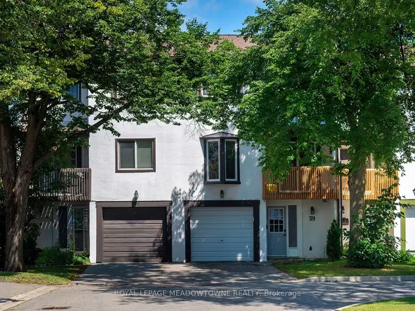 2651 Aquitaine Ave #39, Mississauga, ON L5N 1V5