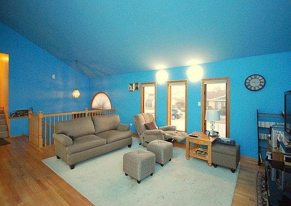 2nd image of 8937 S Parkside Ave