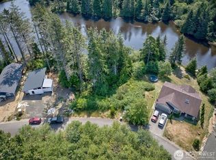 4 Sunrise Lane, South Bend, WA 98586