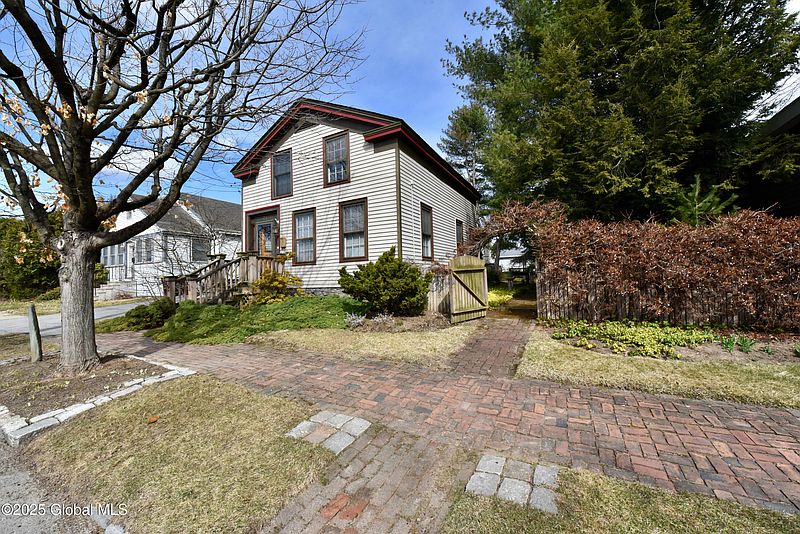 2nd image of 21 Andrews Street