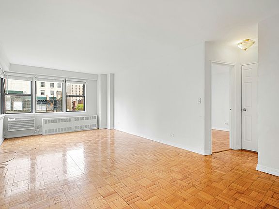 3rd image of 200 E 15th St APT 8G