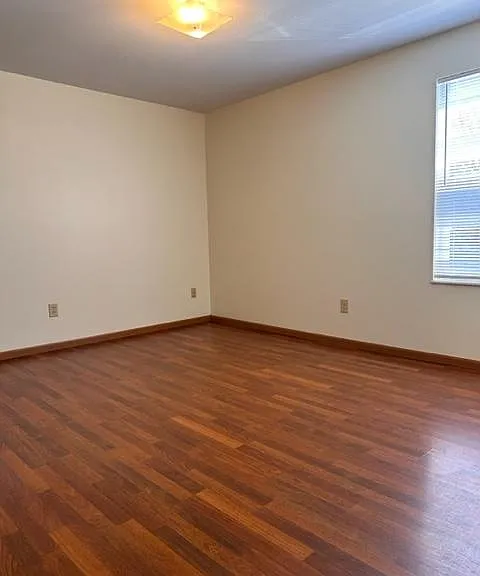 37 Joan Dr — Photo 12