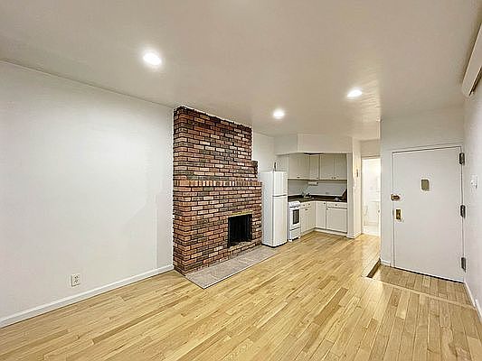 1st image of 166 E 82nd St #4