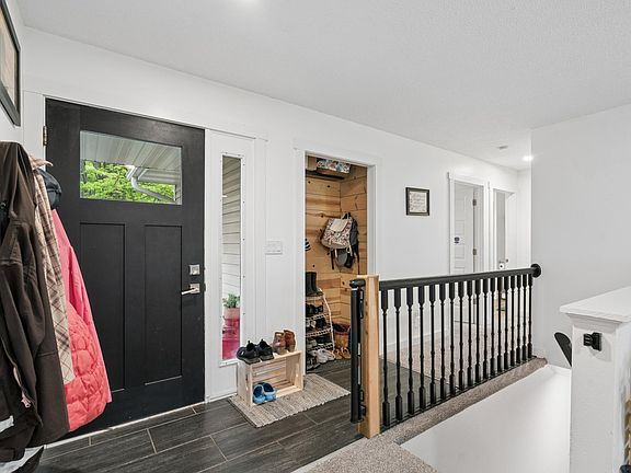 2nd image of 8893 Autumn Oaks Dr