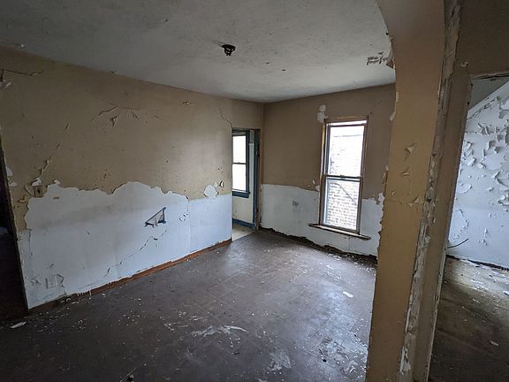 4th image of 7036 S Saint Lawrence Ave