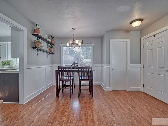 2nd image of 1095 Stanger Ave
