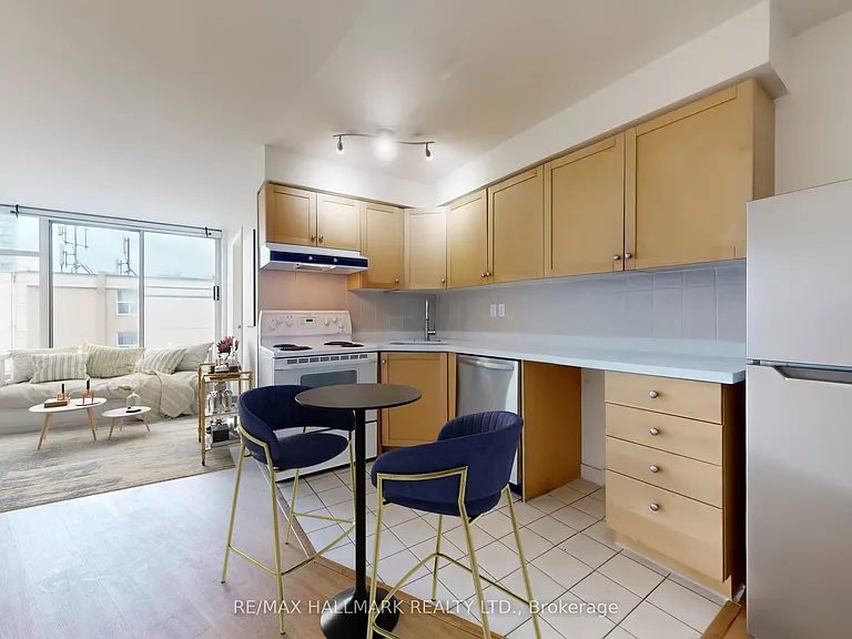 650 Queens Quay W #1121 — Photo 3