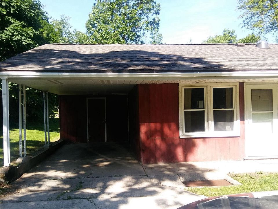1st image of 390 Hillsdale St APT 1