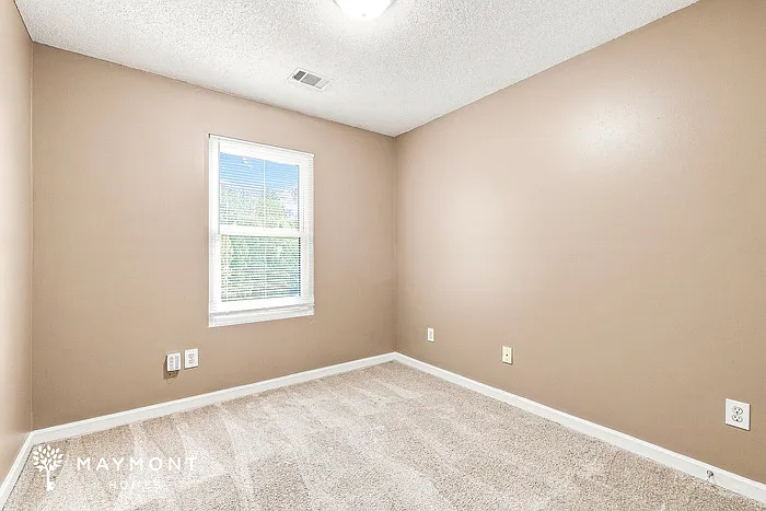 4203 Legacy Sq — Photo 8