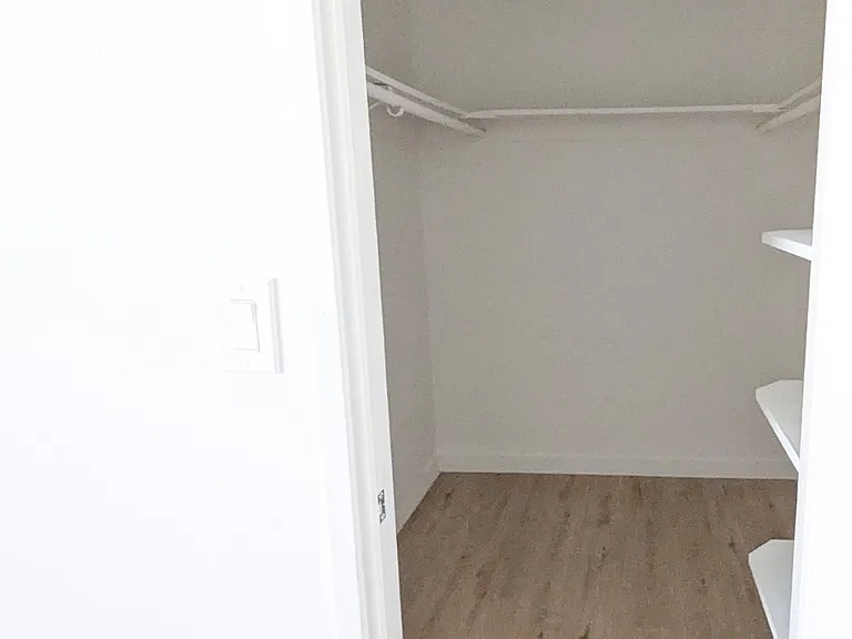 6220 Lemona Ave — Photo 20