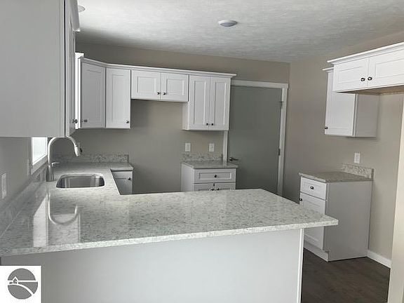 5th image of 30 Mockingbird Dr #30