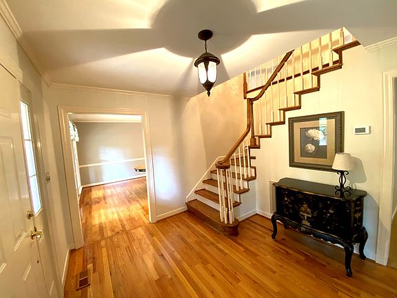 4th image of 407 Gatewood Dr