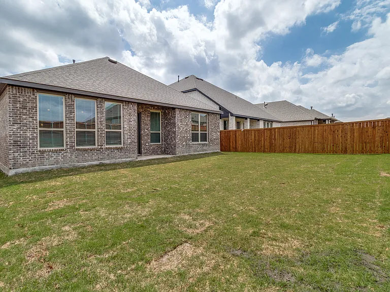 1319 Beach Blvd — Photo 10