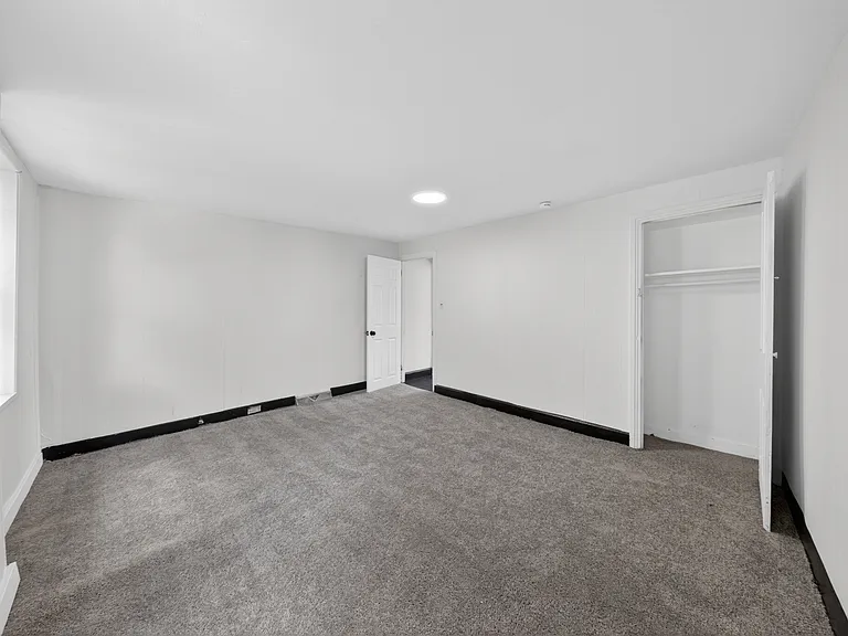 835 N Spruce St — Photo 17
