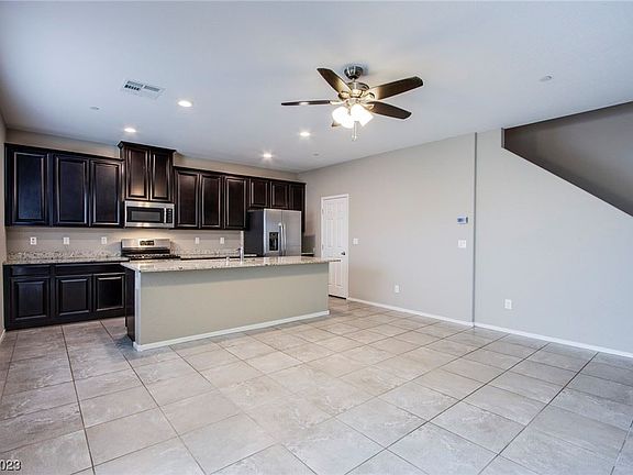 5th image of 2412 Rainy Meadows Ave