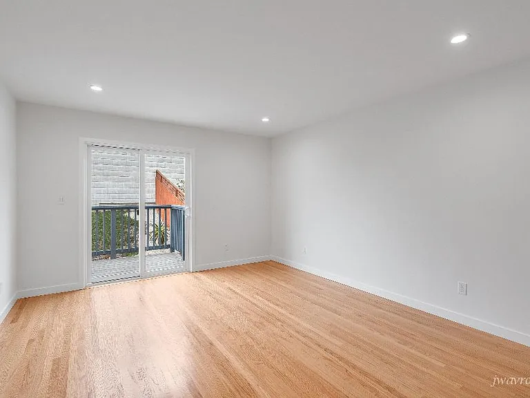 2714 Noriega St — Photo 12