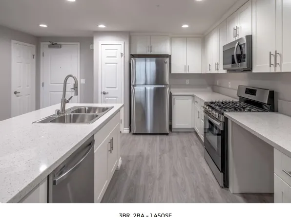 Centerpointe at Market Apartments - 3145 Market Street Riverside CA 92501