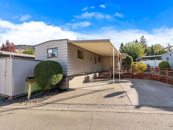 2nd image of 42 Shadyleaf Court