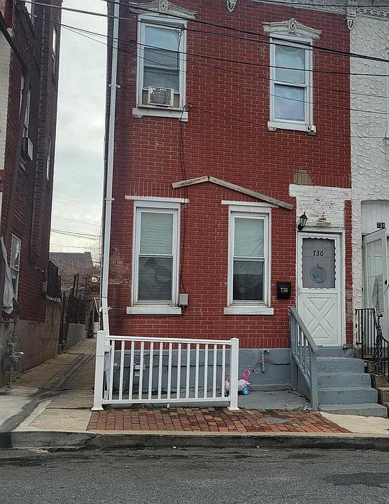 1st image of 736 Windsor St