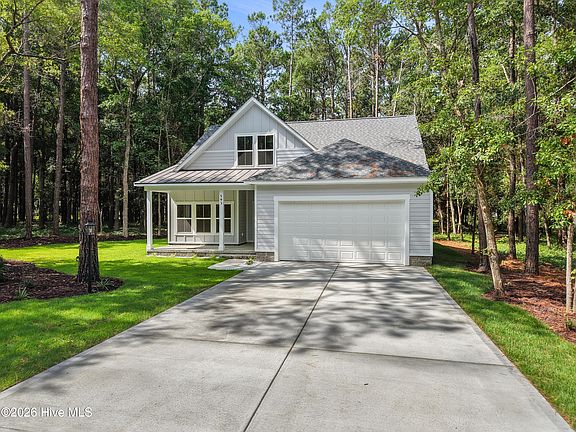 3rd image of 593 Folly Drive