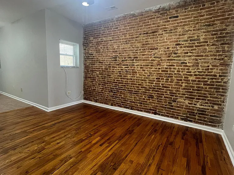 1408 W Franklin St #2 — Photo 2