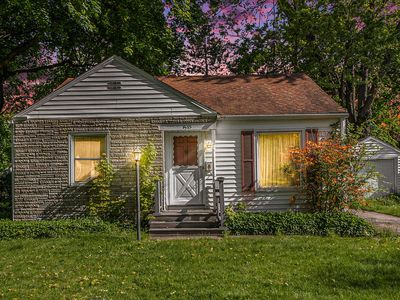 1515 Fulton St, Kalamazoo, MI, 49001