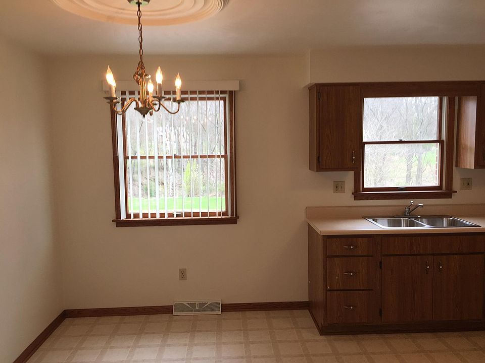 126 Palomino Dr, Weirton, WV 26062 Zillow