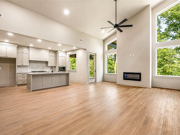 2nd image of 9 Mere Ln