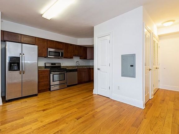3rd image of 809-815 22nd St #1305