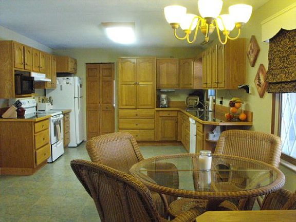 Oak cabinets, nice upgrade!