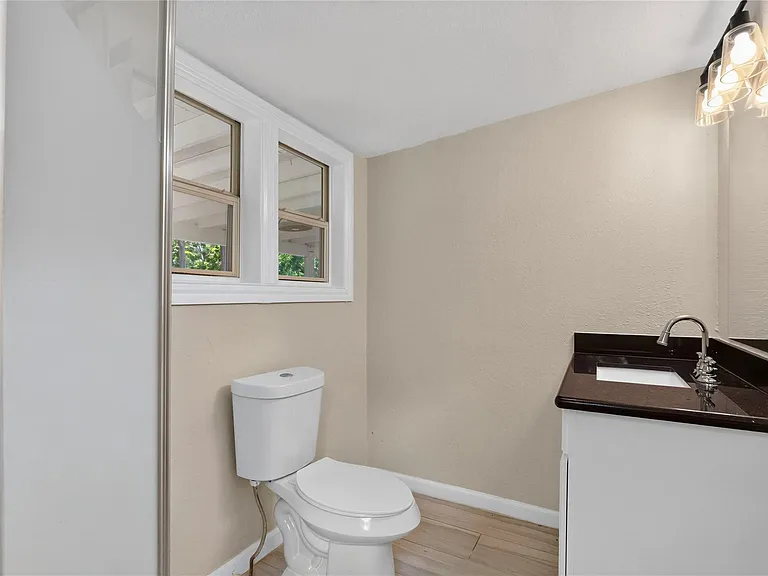 5110 FM 1765 — Photo 26