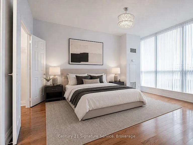 250 Wellington St W #Penthouse 36 — Photo 15