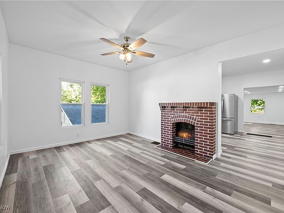 4th image of 2746 East Pike