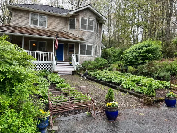 12 Hemlock Woods Dr, Highlands, NC 28741