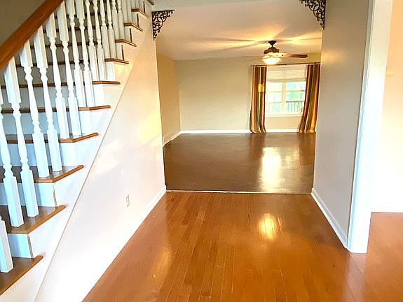 2 Story Foyer 