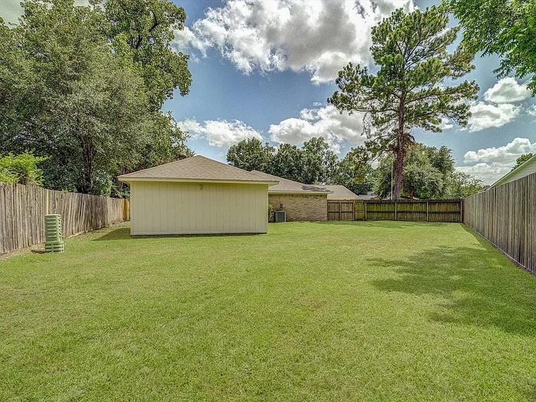 7315 Foxside Ln — Photo 40