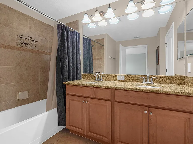 2935 Buccaneer Palm Rd — Photo 18