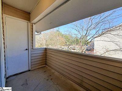 Balcony & Exterior Closet