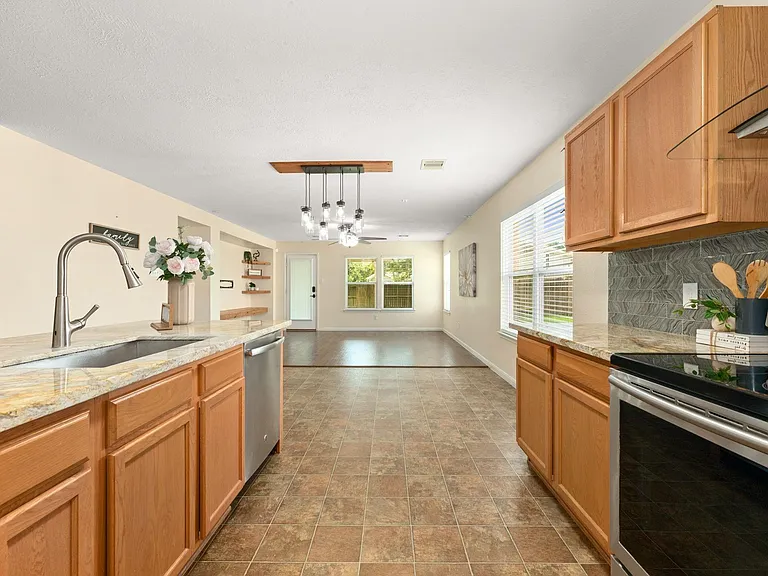 15906 Arapaho Bend Ln — Photo 11