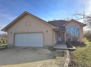179 Centre St, Gimli, MB R0C1B1