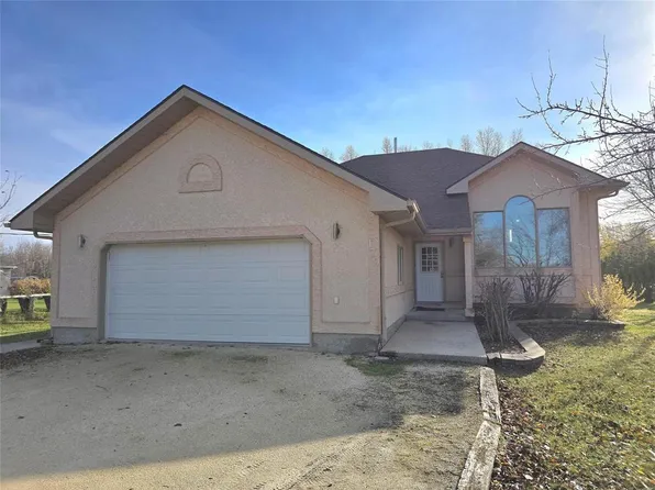 179 Centre St, Gimli, MB R0C 1B1