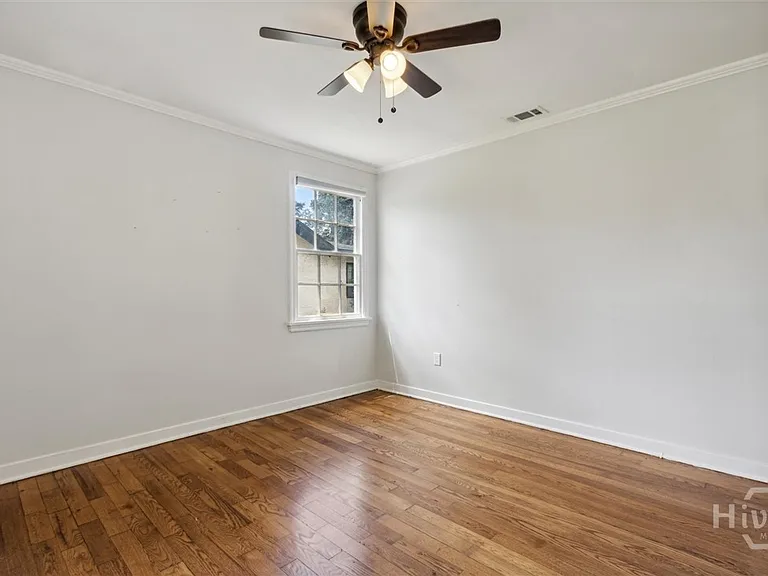 2032 Beech St — Photo 13
