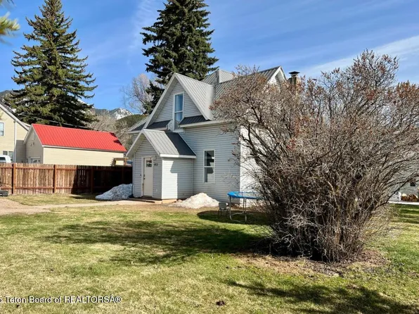 413 S Lincoln St, Afton, WY 83110