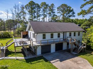 102 Crows Nest Street, Oriental, NC 28571