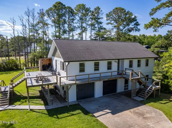 102 Crows Nest Street, Oriental, NC 28571