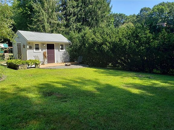 3rd image of 28 Sycamore Dr